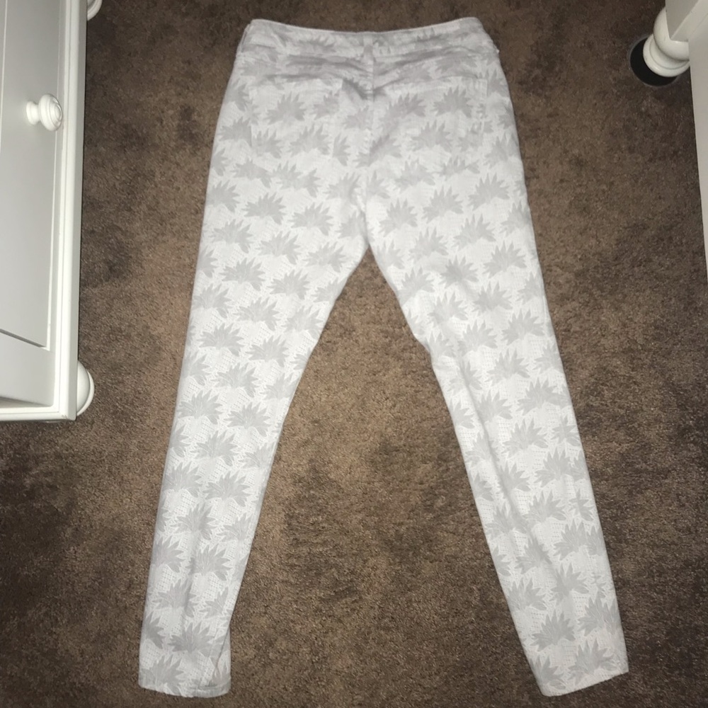 Vineyard vines jeans (size 8)